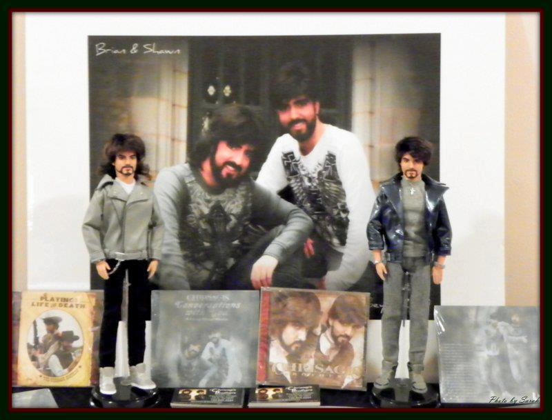 doll display with cds
